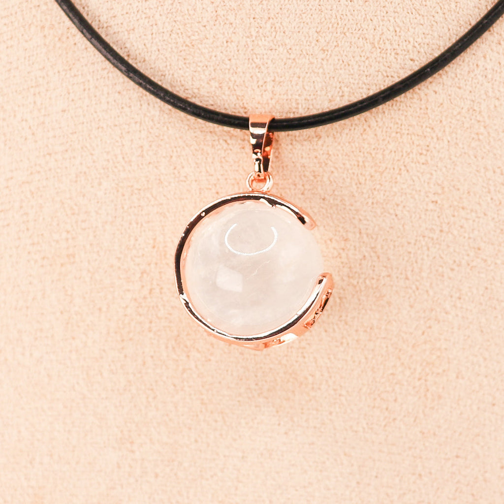 Pendentif Sphère de Lune en cristal de roche